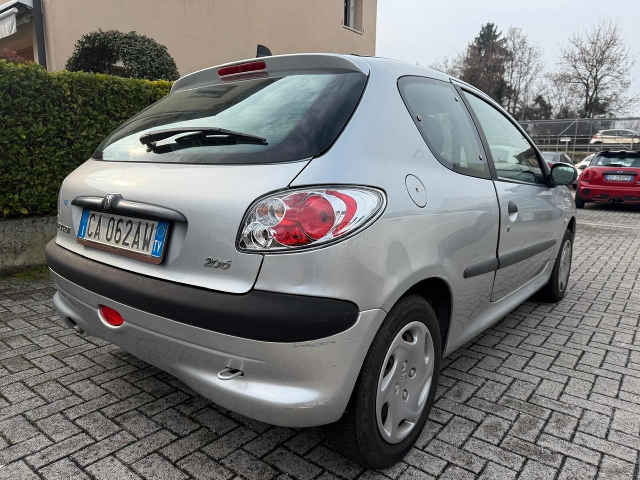 Peugeot 206 1.1 3p. XR