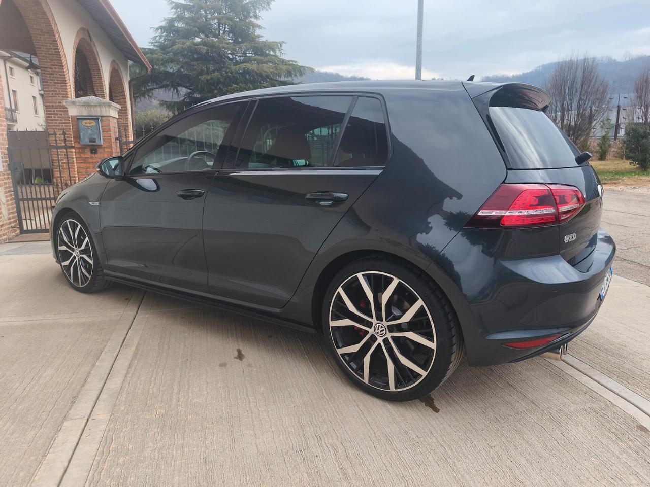 Volkswagen Golf GTD 2.0 TDI DSG 5p. BlueMotion Technology