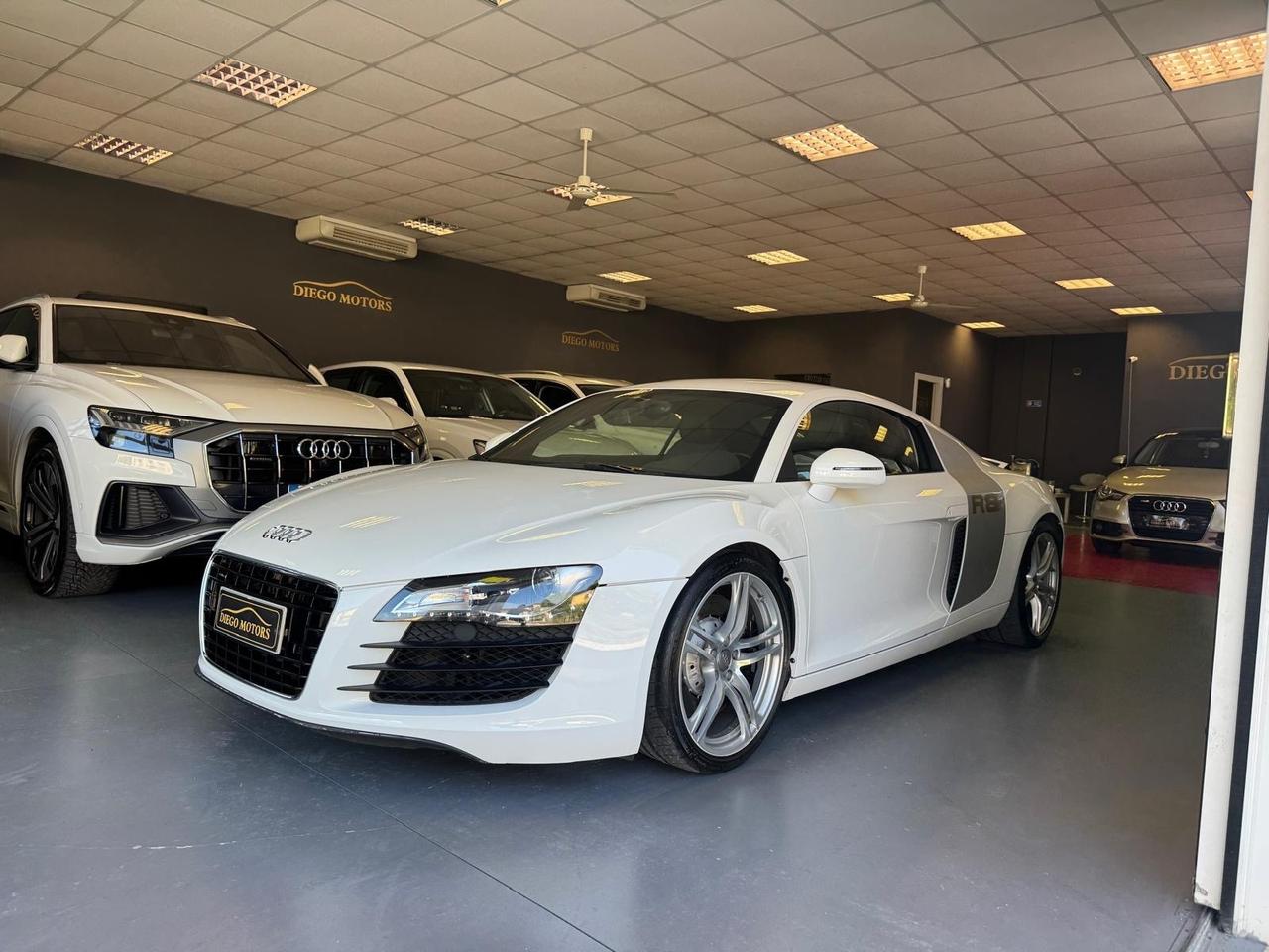 Audi R8 4.2 V8 FSI quattro R tronic