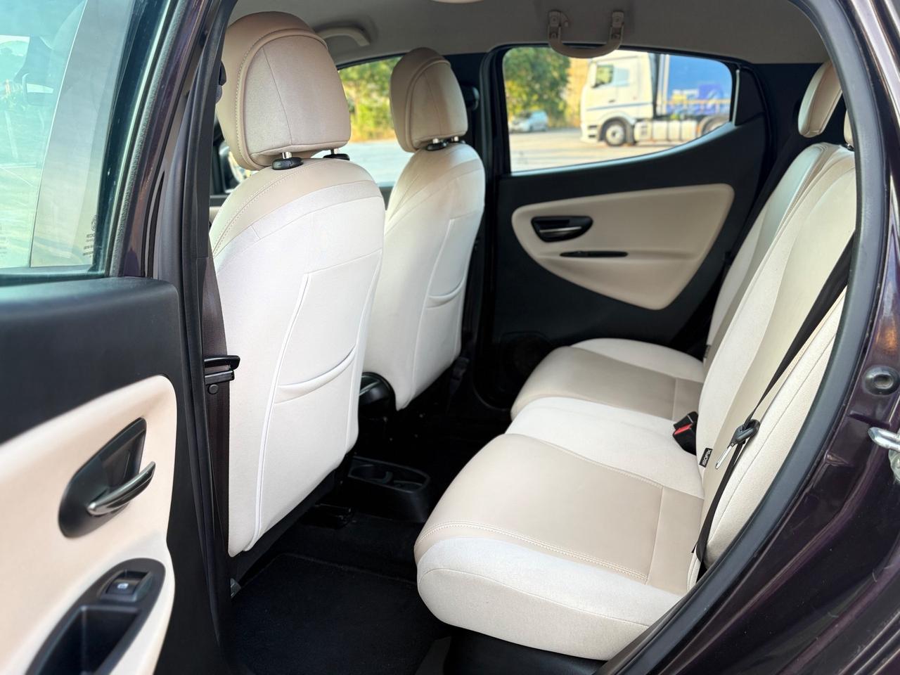 Lancia Ypsilon 1.3 MJT 95CV Platinum FULL/Pelle