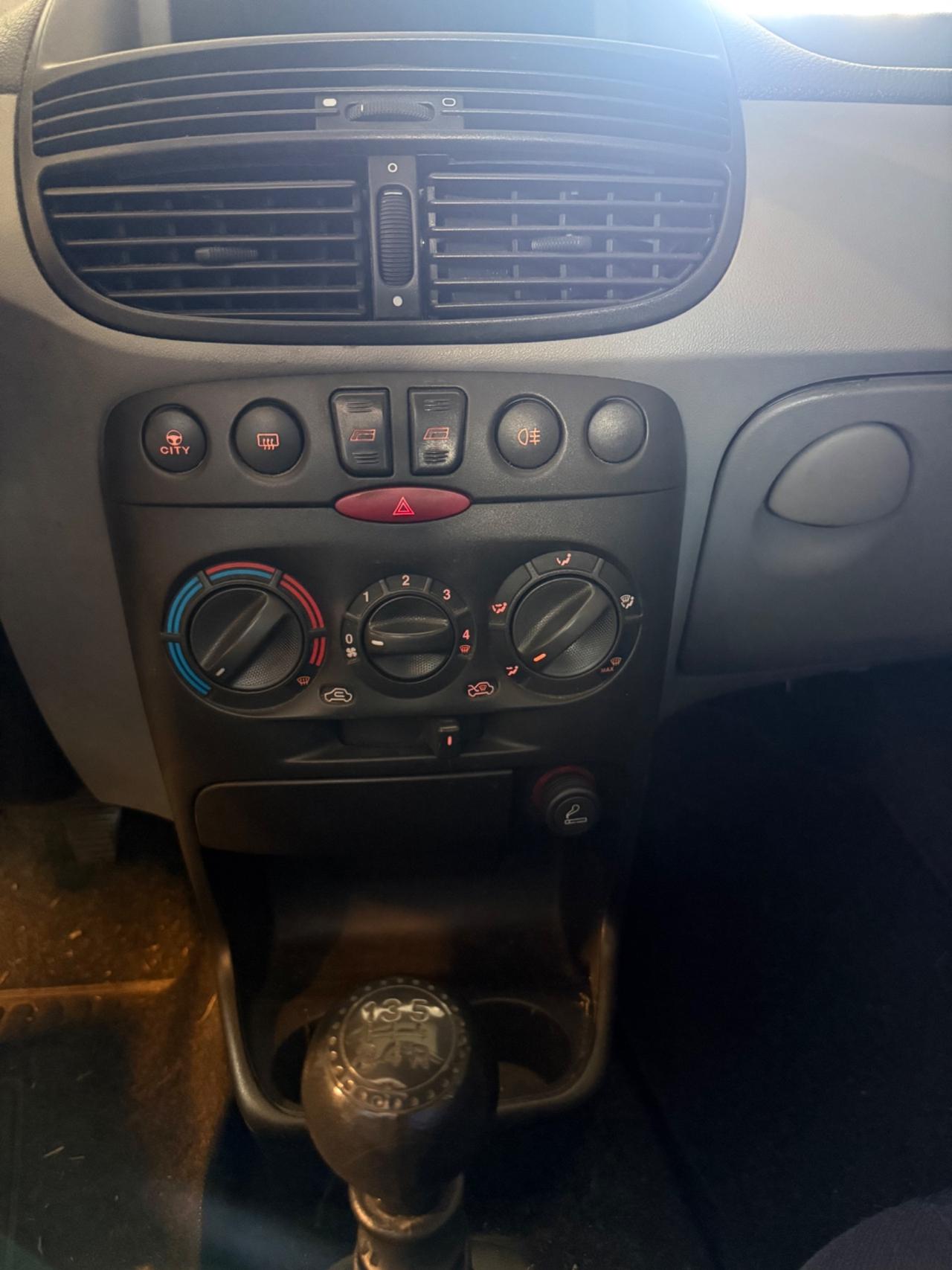 Fiat Punto 1.2i cat 5 porte Feel 60CV Ok Neopatentati