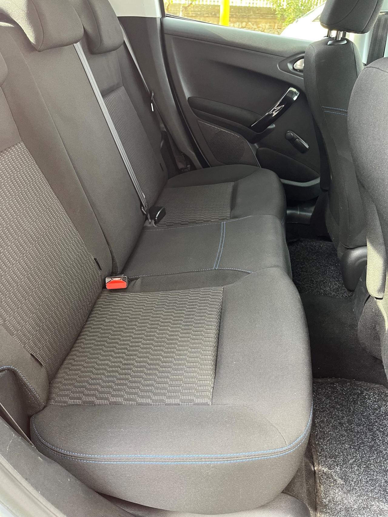 Peugeot 208 PureTech 82 Stop&Start Signature