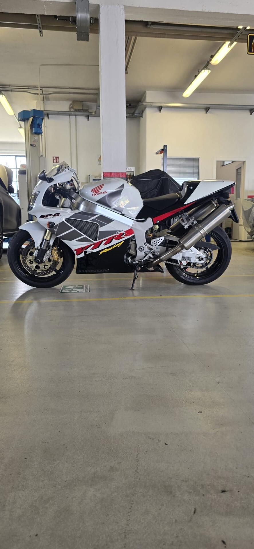 Honda VTR 1000 VTR-SP2 SOLO 4.700KM!!