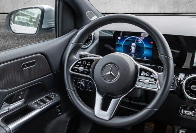 MERCEDES-BENZ B 180 d Sport