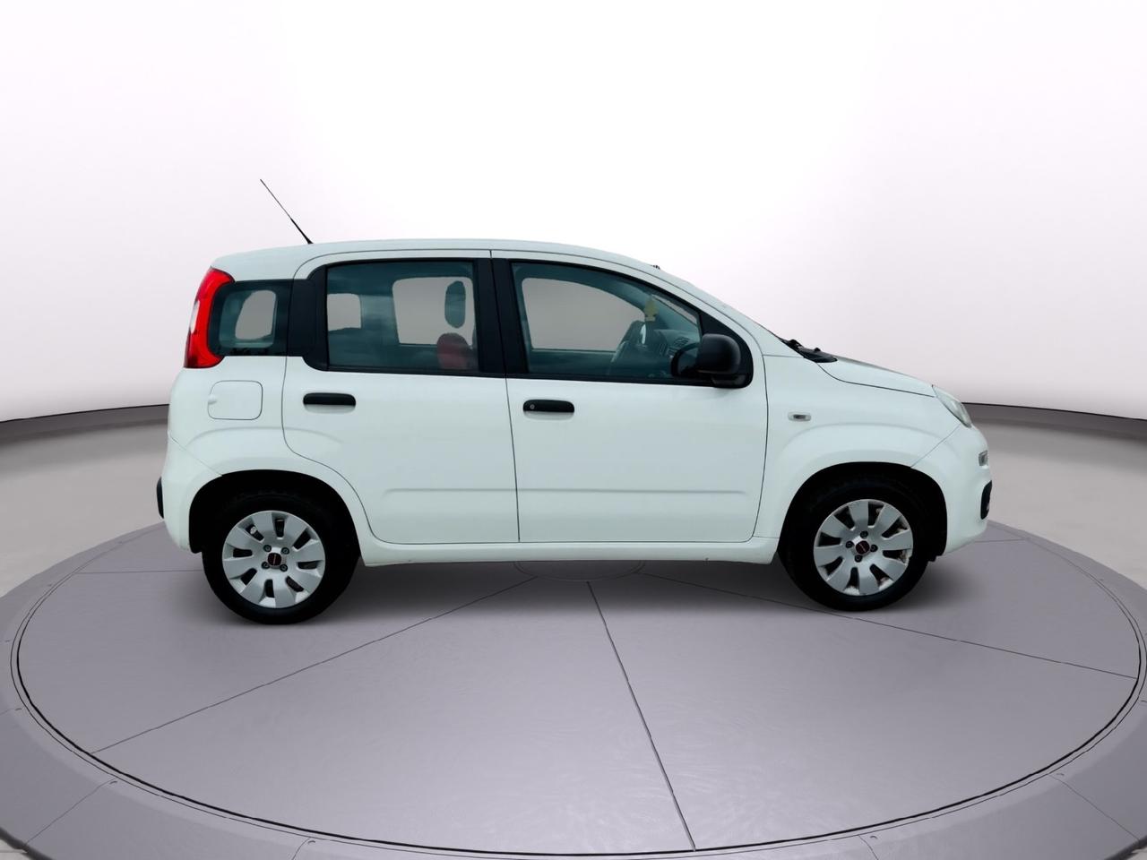 Fiat Panda 1.2 benzina anno 2018 neo patentati