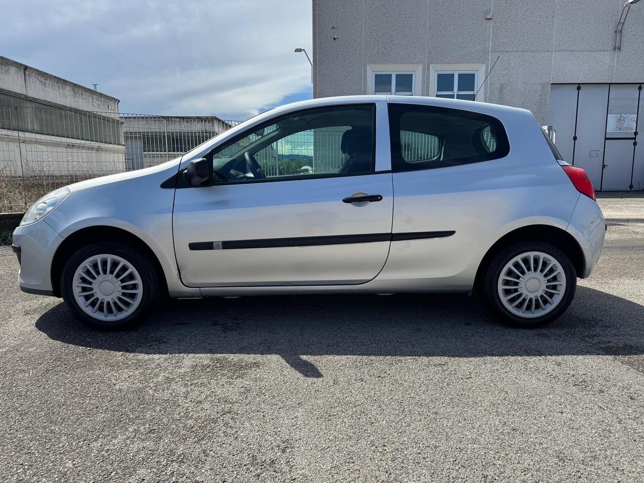 Renault Clio 1.2 16V 3 porte Luxe