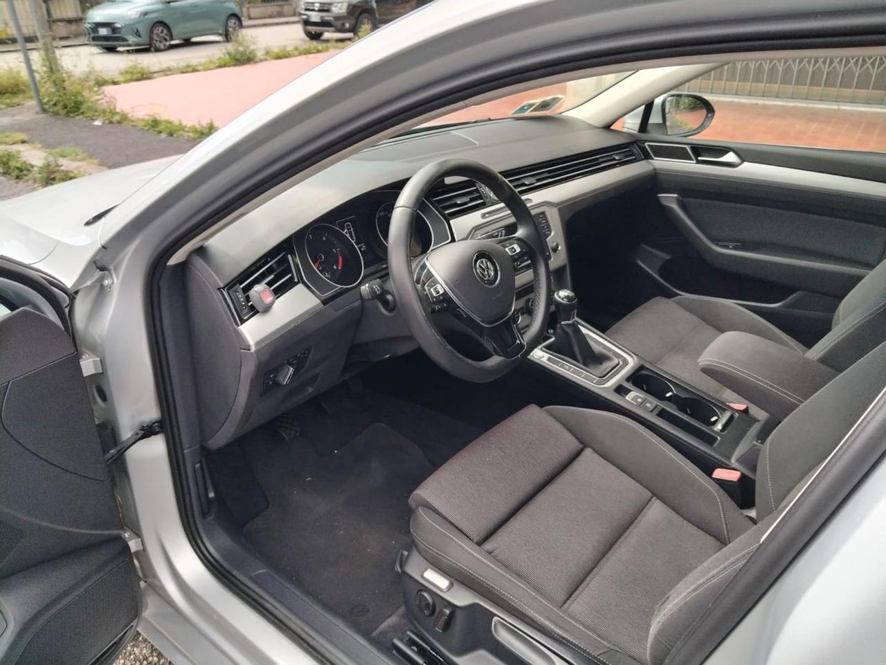 Volkswagen Passat Comfortline 1.6 TDI