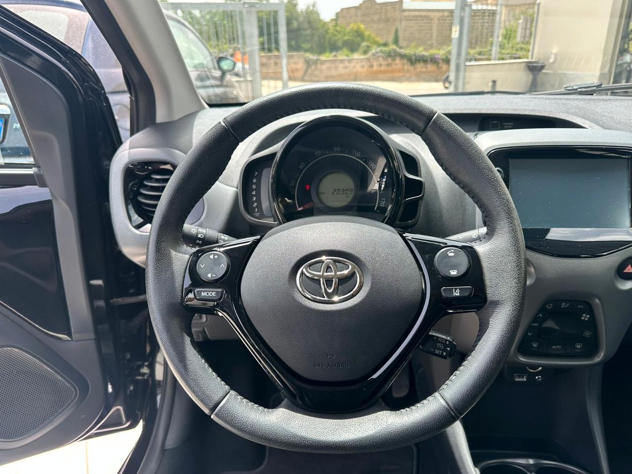 Toyota Aygo Connect 1.0 VVT-i 72 CV 5 porte x-fun MMT