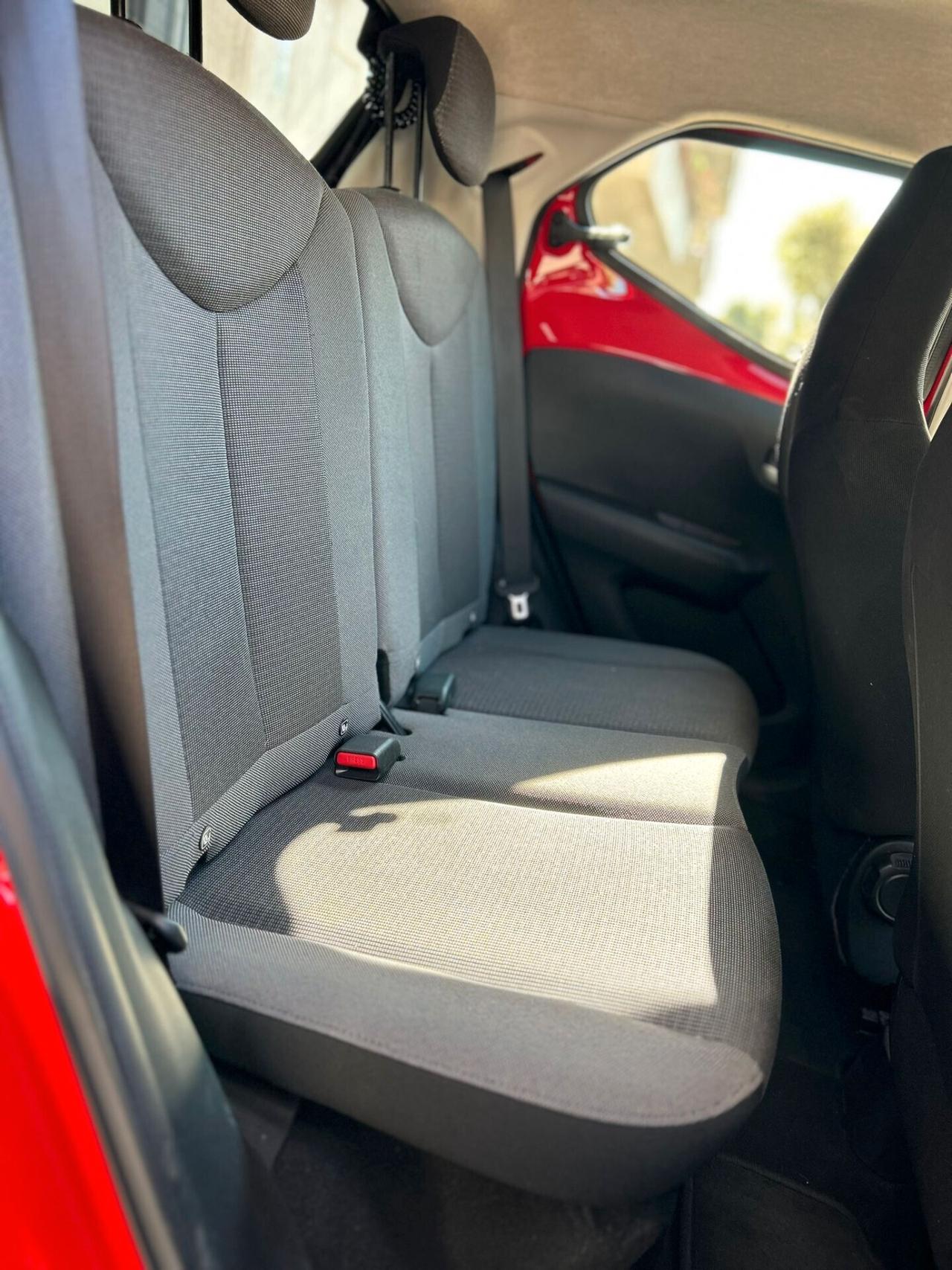 Toyota Aygo Connect 1.0 VVT-i 72 CV 5 porte x-clusiv