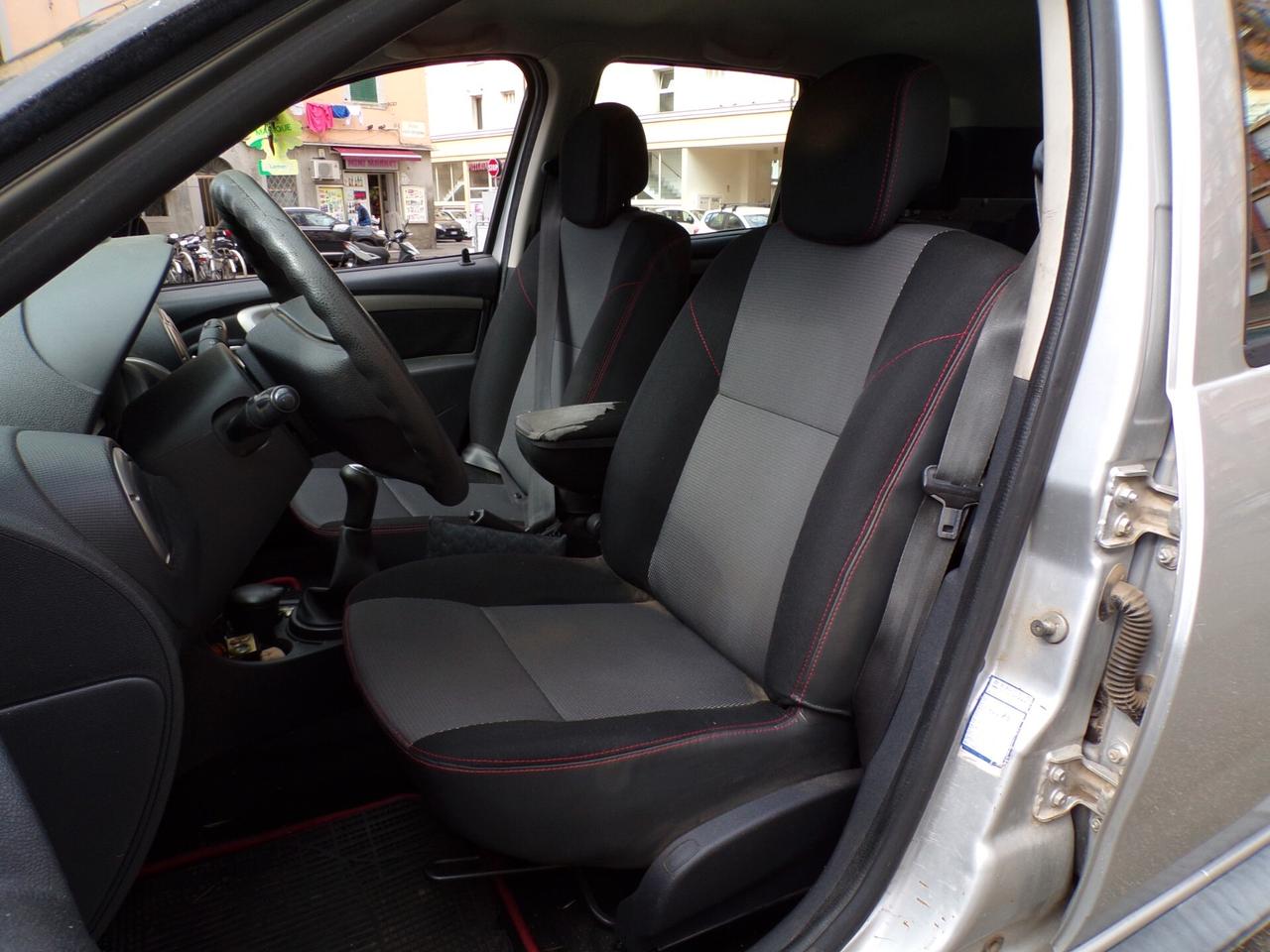 DACIA DUSTER LAUREATE DEL 2013 CON 108.000 KM UNIPROPRIETARIO