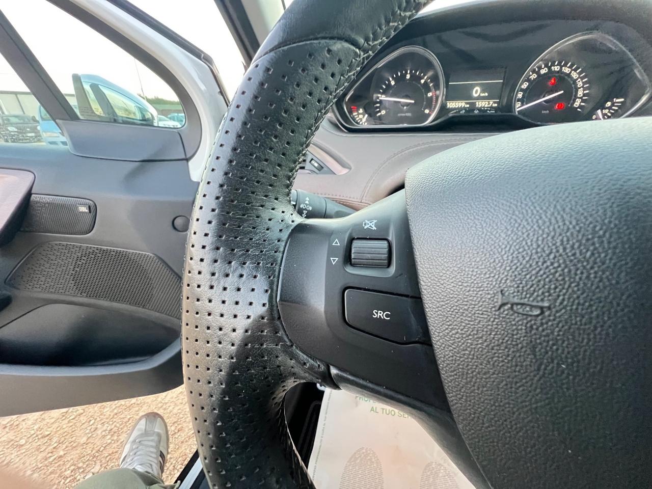 Peugeot 2008 1.6 HDi 115 CV Allure