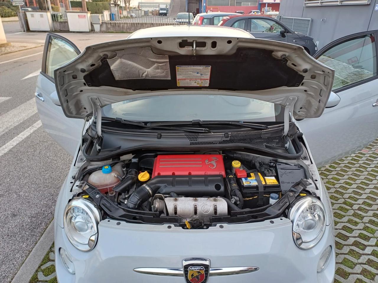 Abarth 500 1.4 Turbo T-Jet 135 cv