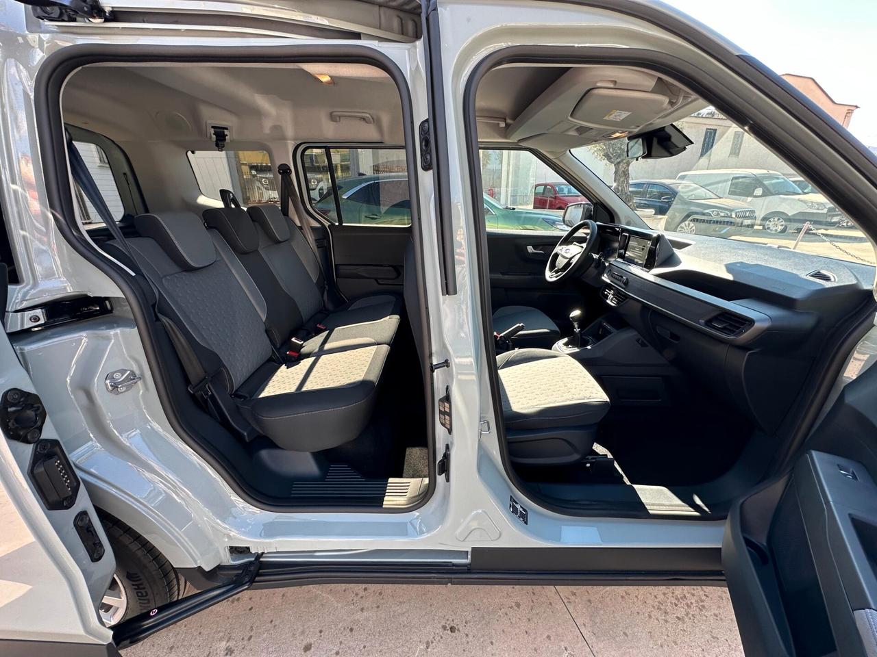 Ford Tourneo Courier 1.0 EcoBoost Titanium