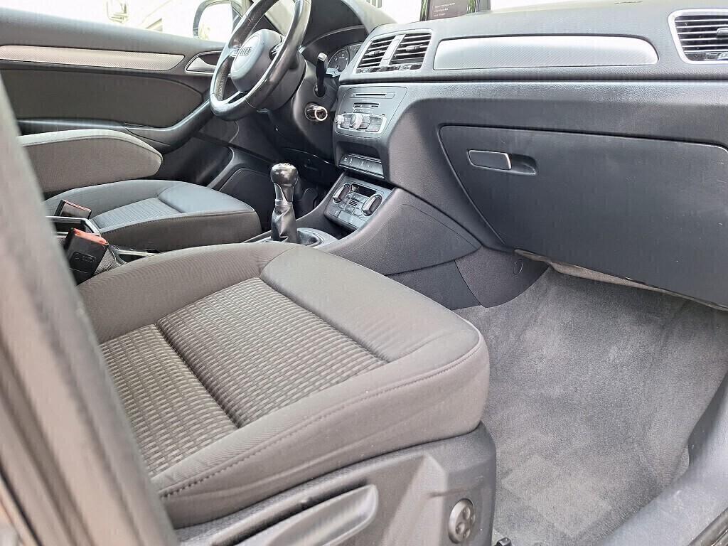 Audi Q3 2.0 TDI 120 CV Sport Navigatore Fari Led.