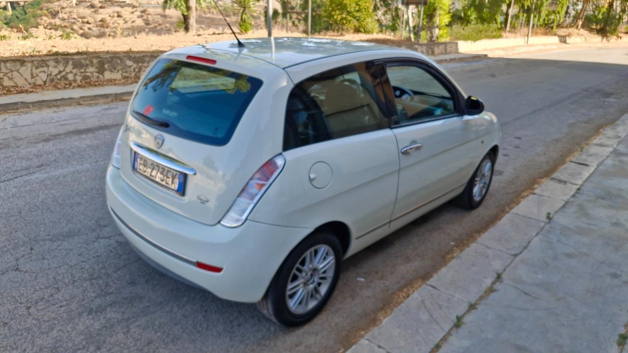 Lancia Ypsilon 1.2 69 CV Diva