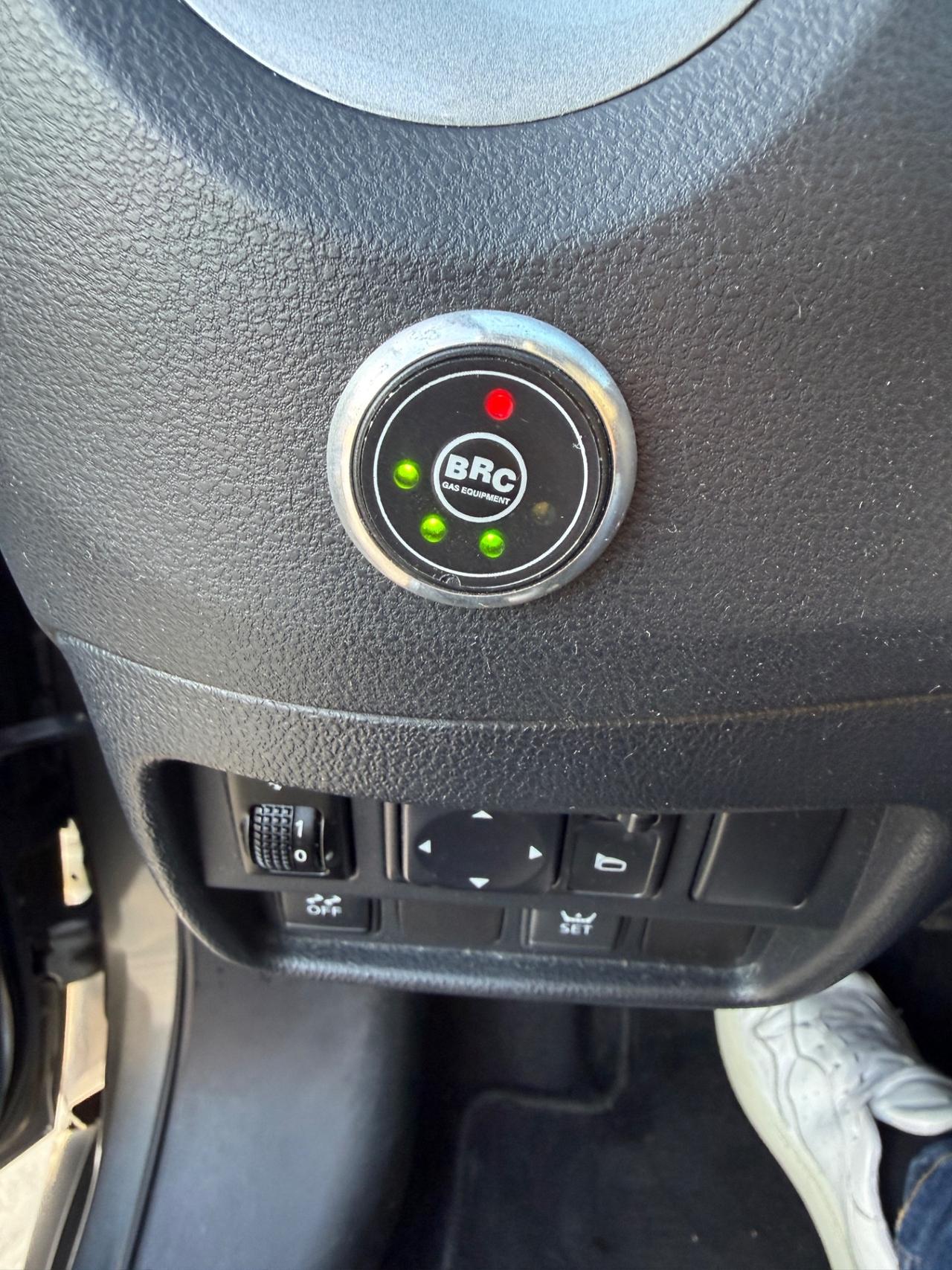 Nissan Juke 1.6 GPL Acenta