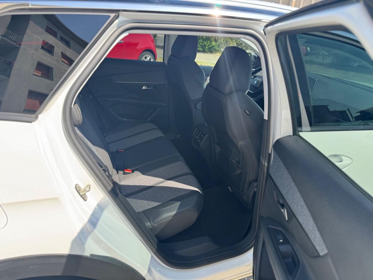 Peugeot 3008 Allure 1.6 Blue HDI 120