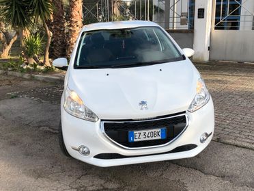 Peugeot 208 1.4 HDi 68 CV 5 porte Allure