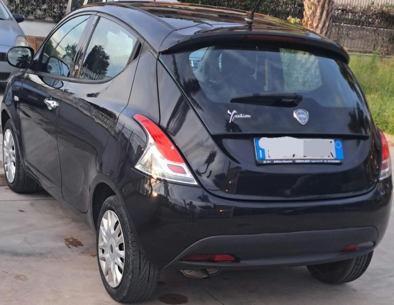 Lancia Ypsilon 1.2 69 CV 5 porte S&S Silver