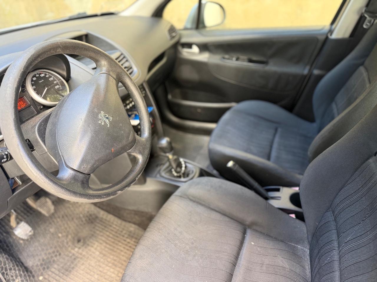 Peugeot 207 1.4 HDi 70CV 5p. ONE Line