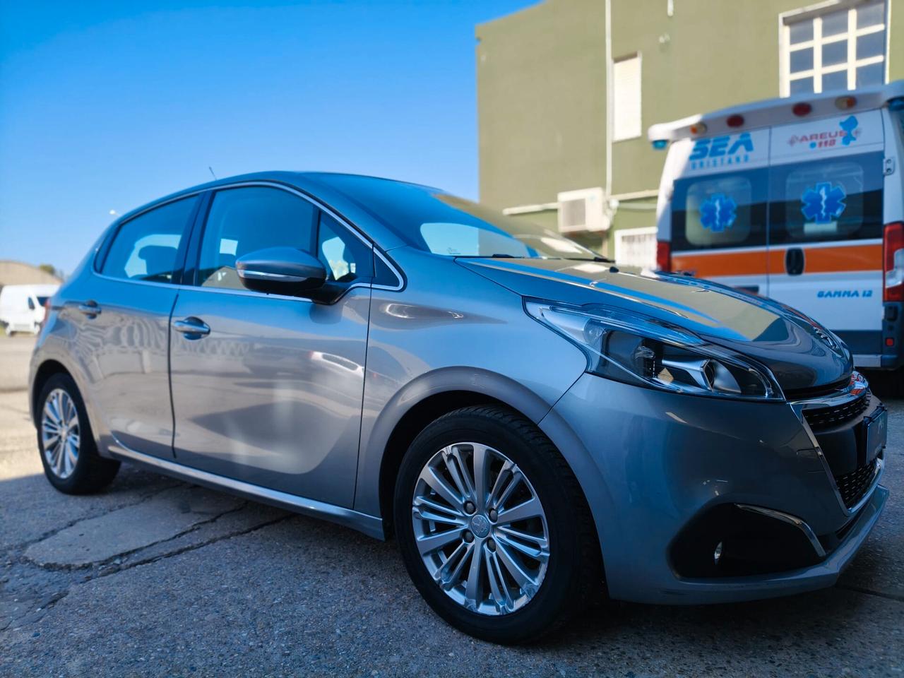 Peugeot 208 anno 2019 full optional
