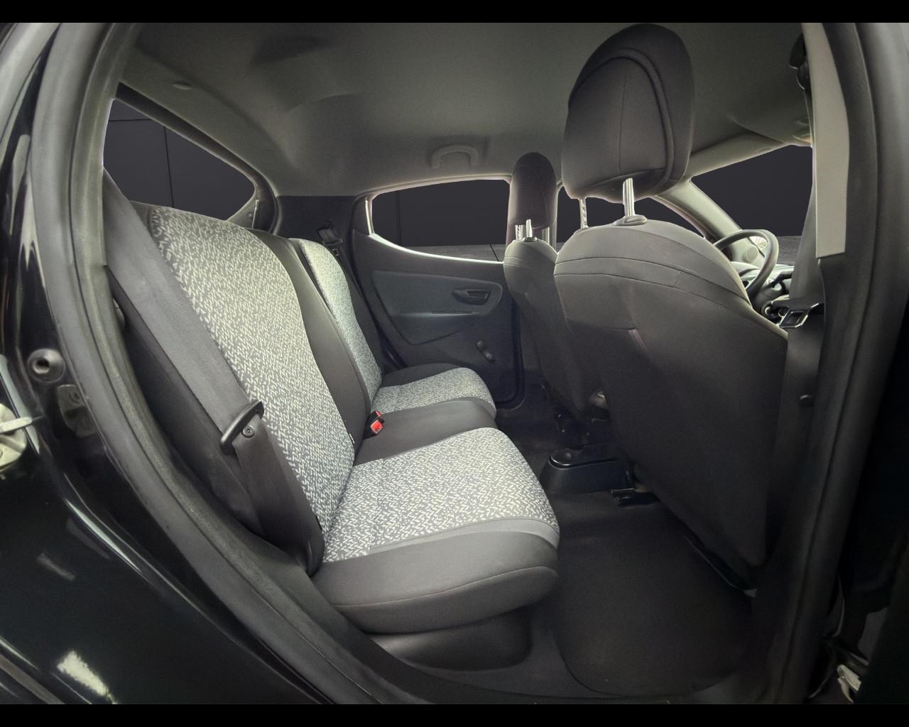 LANCIA Ypsilon 1.0 FireFly 5 porte S&S Hybrid Silver