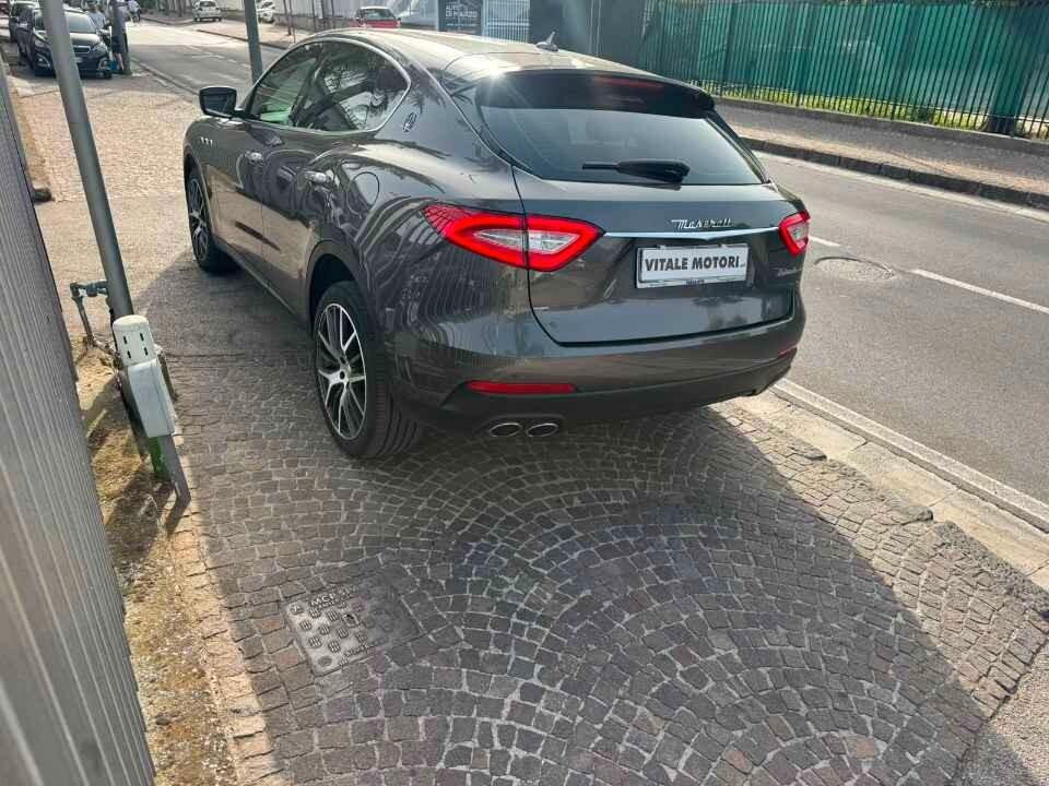 MASERATI LEVANTE 3.0 D 250 CV