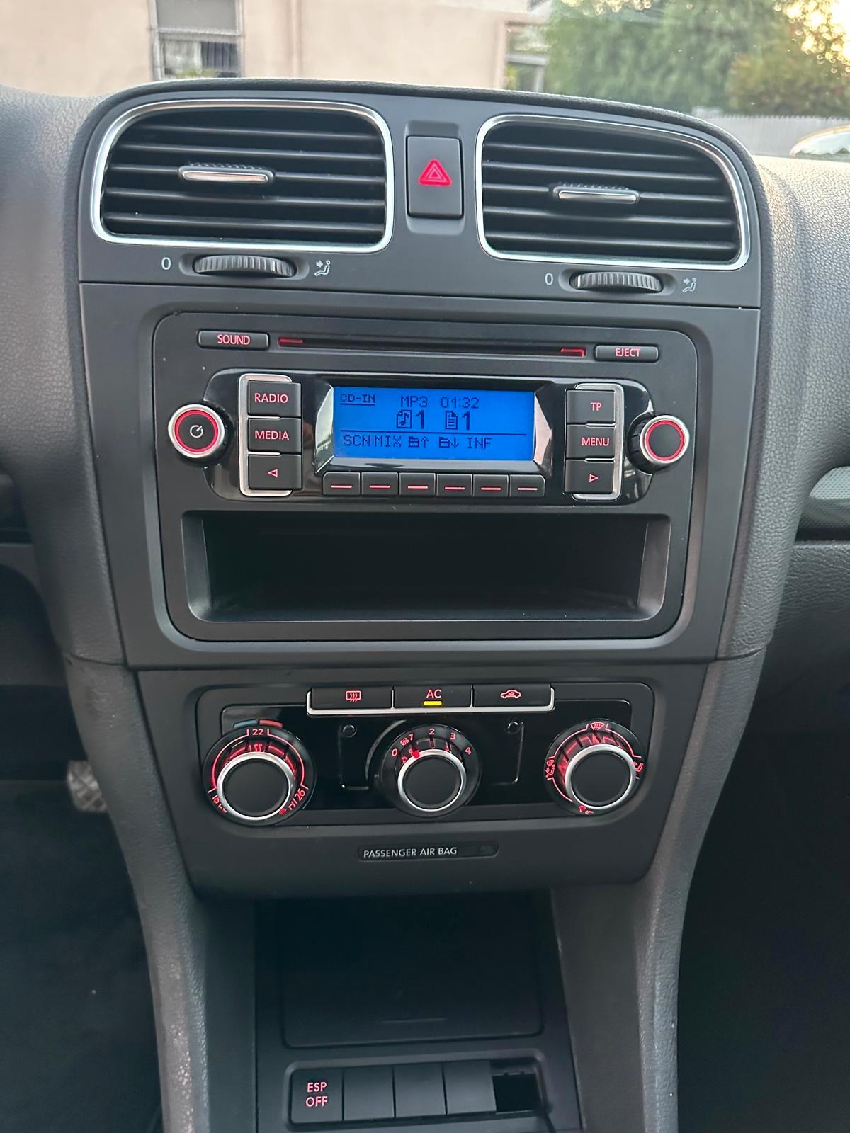 Volkswagen Golf 1.6 TDI DPF 5p. Highline-02/2010