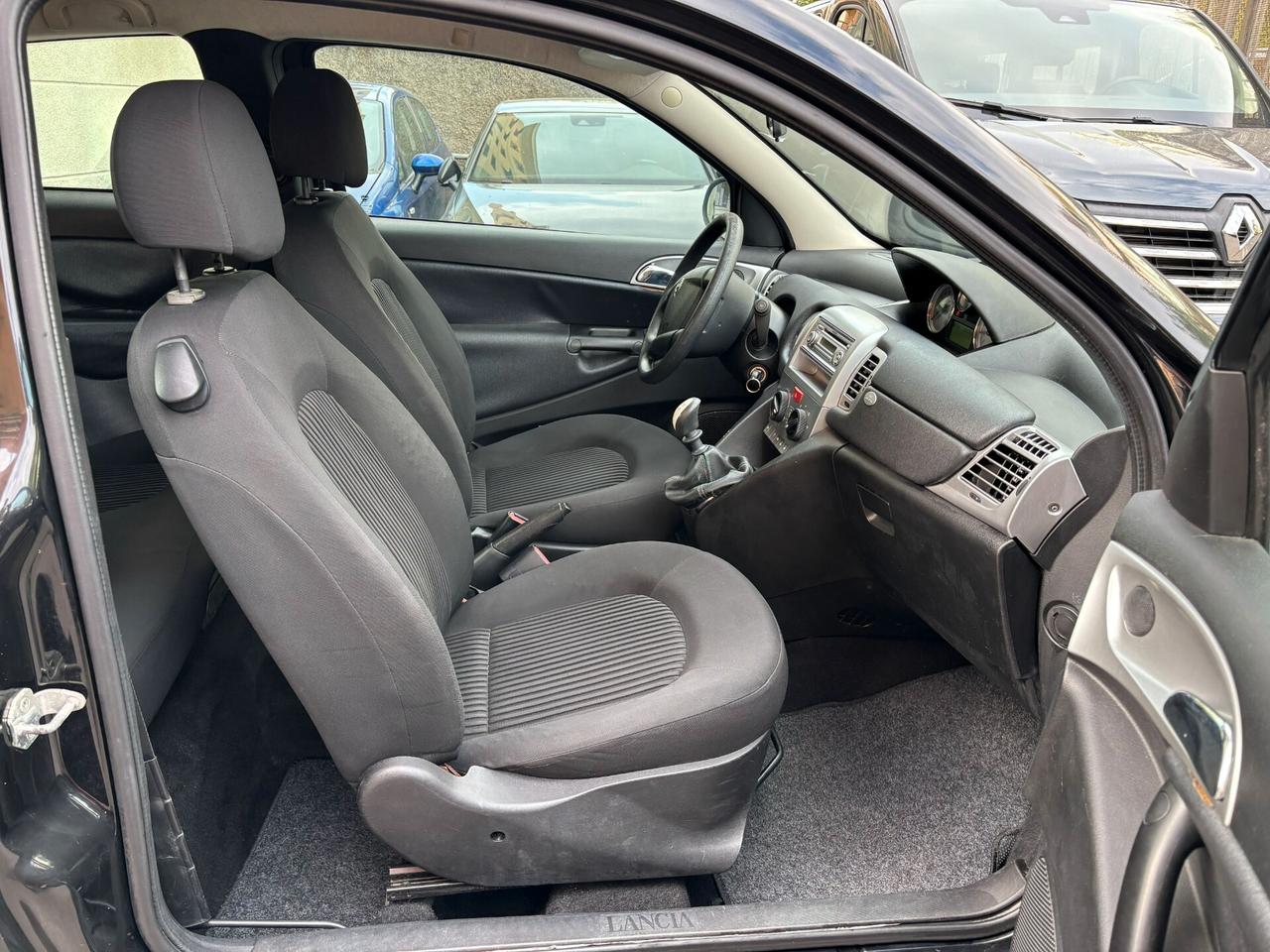 Lancia Ypsilon 1.2 69 CV Argento