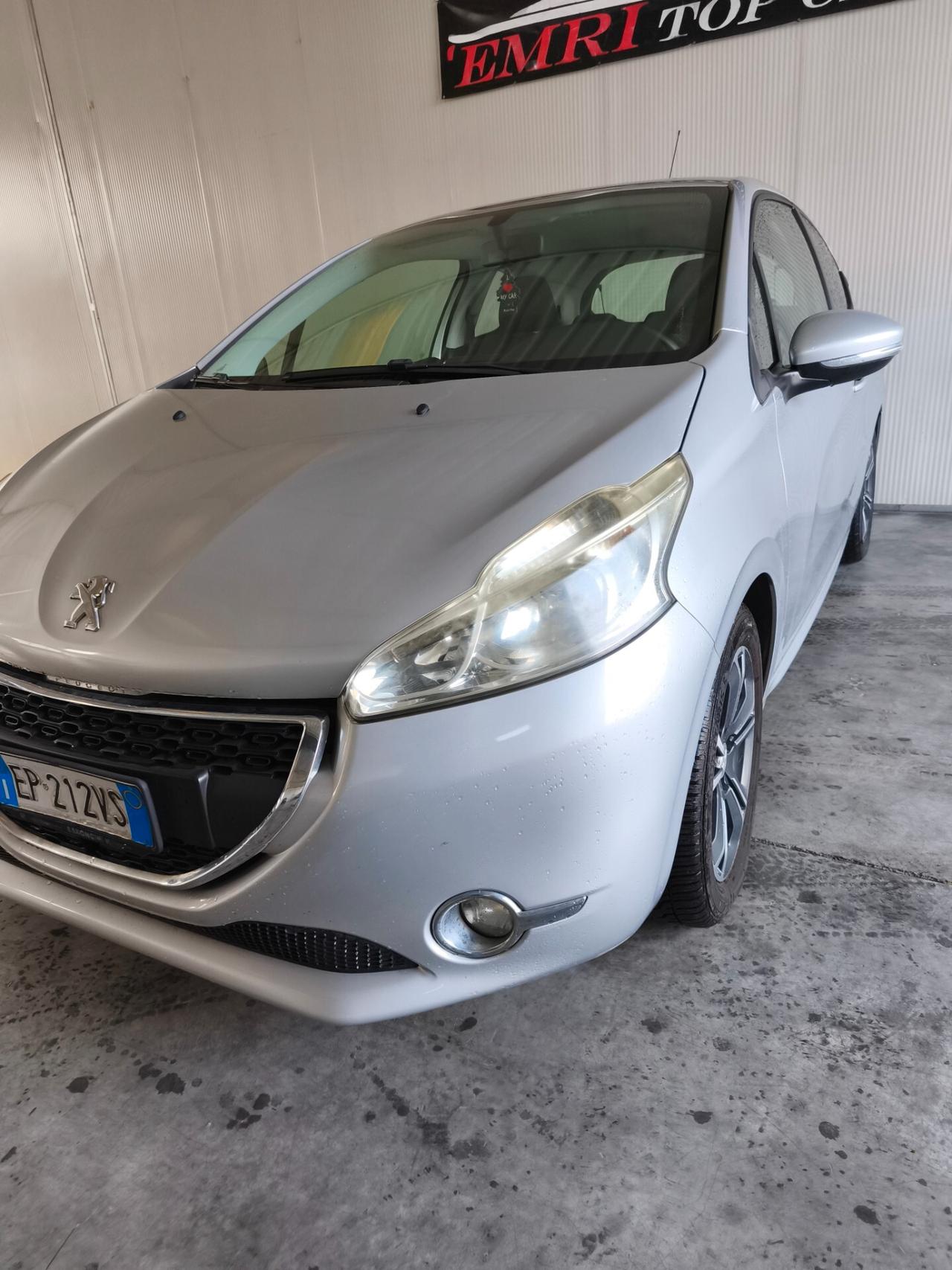 Peugeot 208 1.4 HDi 68 CV 3 porte Allure