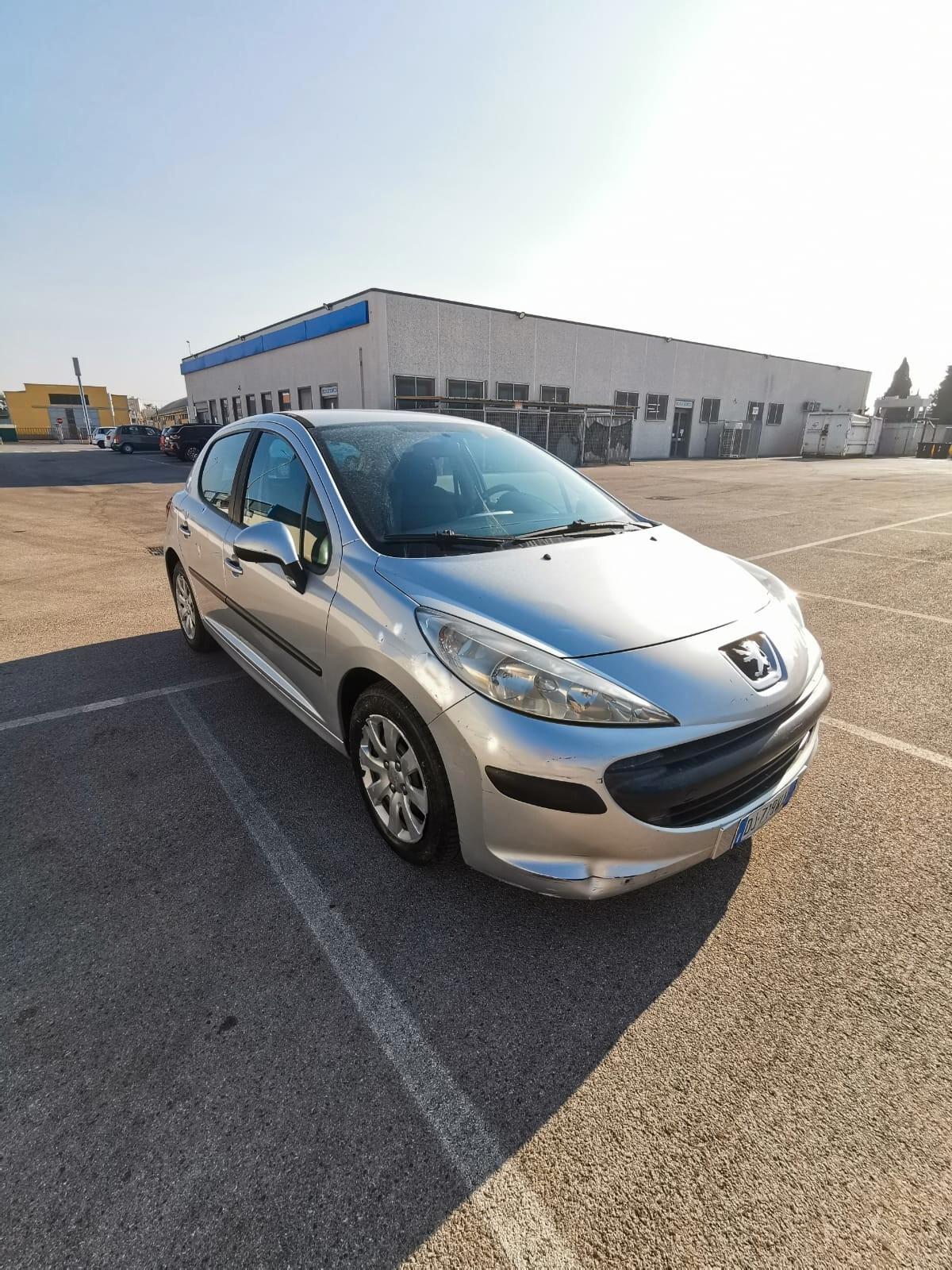 Peugeot 207 1.4 HDi 70CV 5p. ONE Line NEOPATENTATI