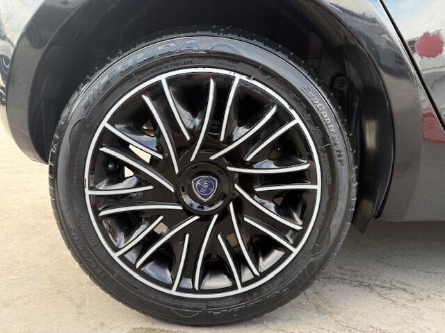 Lancia Ypsilon S&S Hybrid Ecochic Gold
