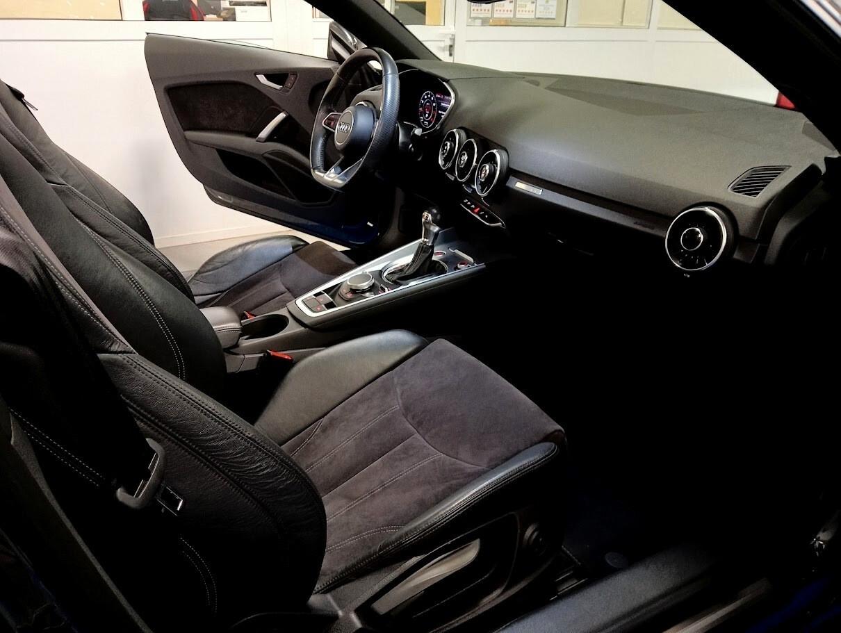 Audi TT ROADSTER 1.8 TFSI SLINE 19" MATRIX CABRIO S-LINE
