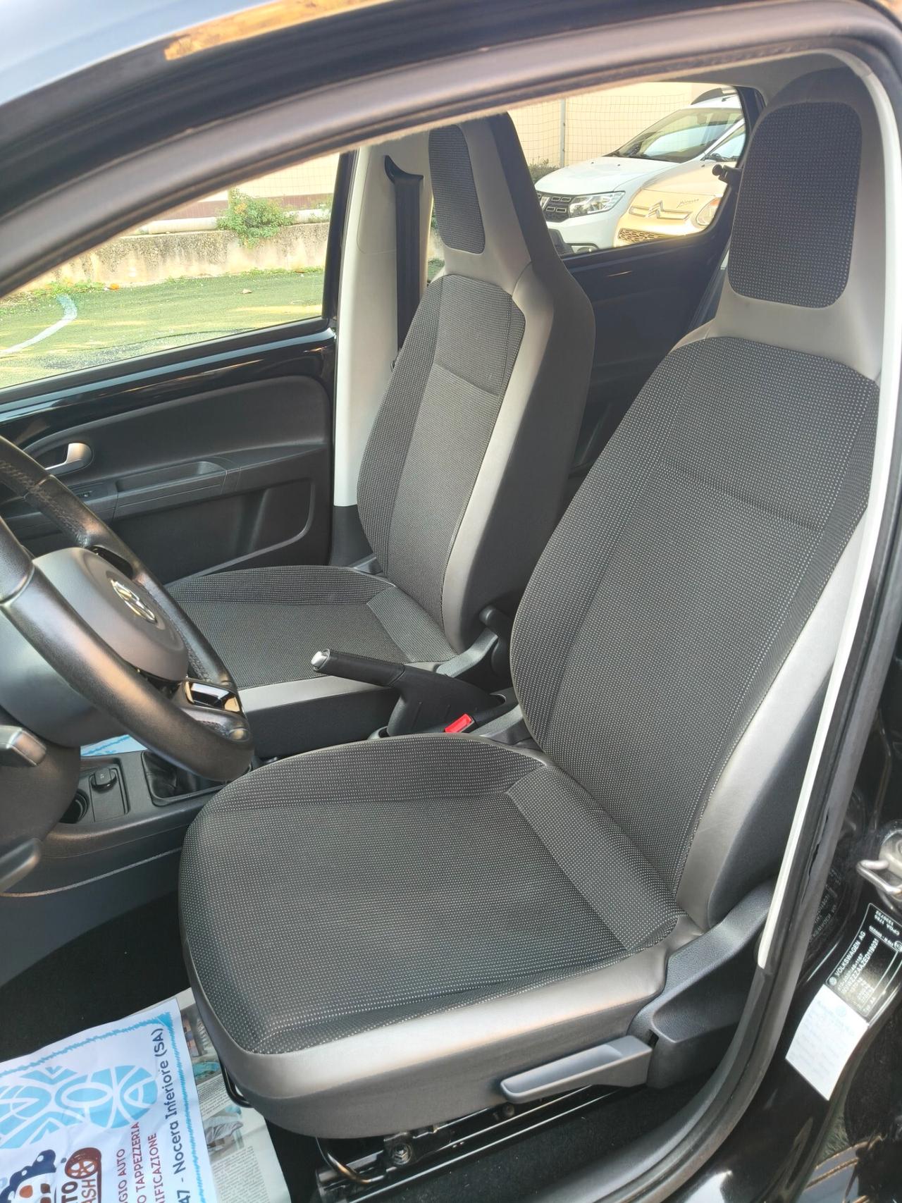 VOLKSWAGEN UP 1000 A METANO FULL OPTIONAL