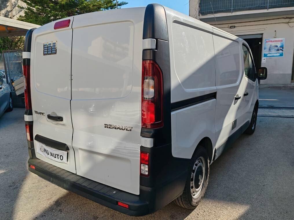 RENAULT TRAFIC 3 POSTI