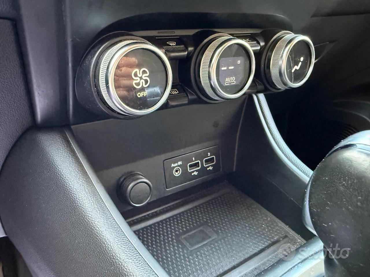 Renault Captur 1.6 E-Tech hybrid Intens 145cv auto