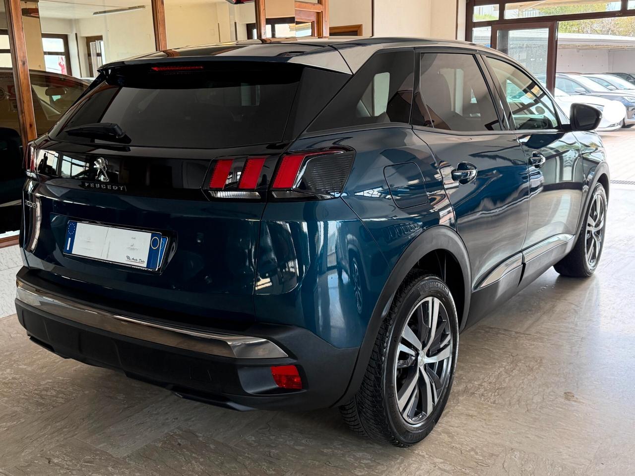 Peugeot 3008 1.5 BLUEHDI 130 cv. ALLURE (Nav)