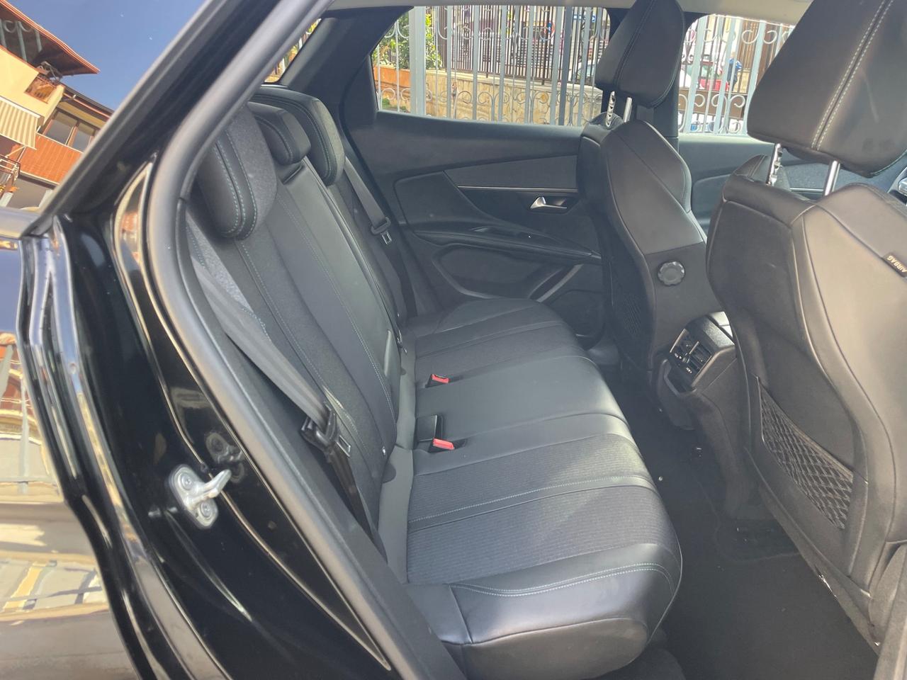 Peugeot 3008 BlueHDi 130 S&S EAT8 Allure