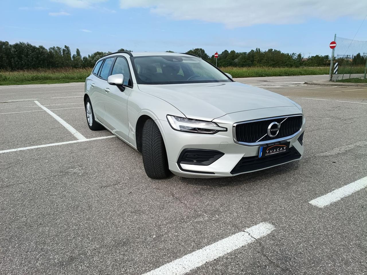 Volvo V60 momentum business pro 2.0 b4 mhev #12002