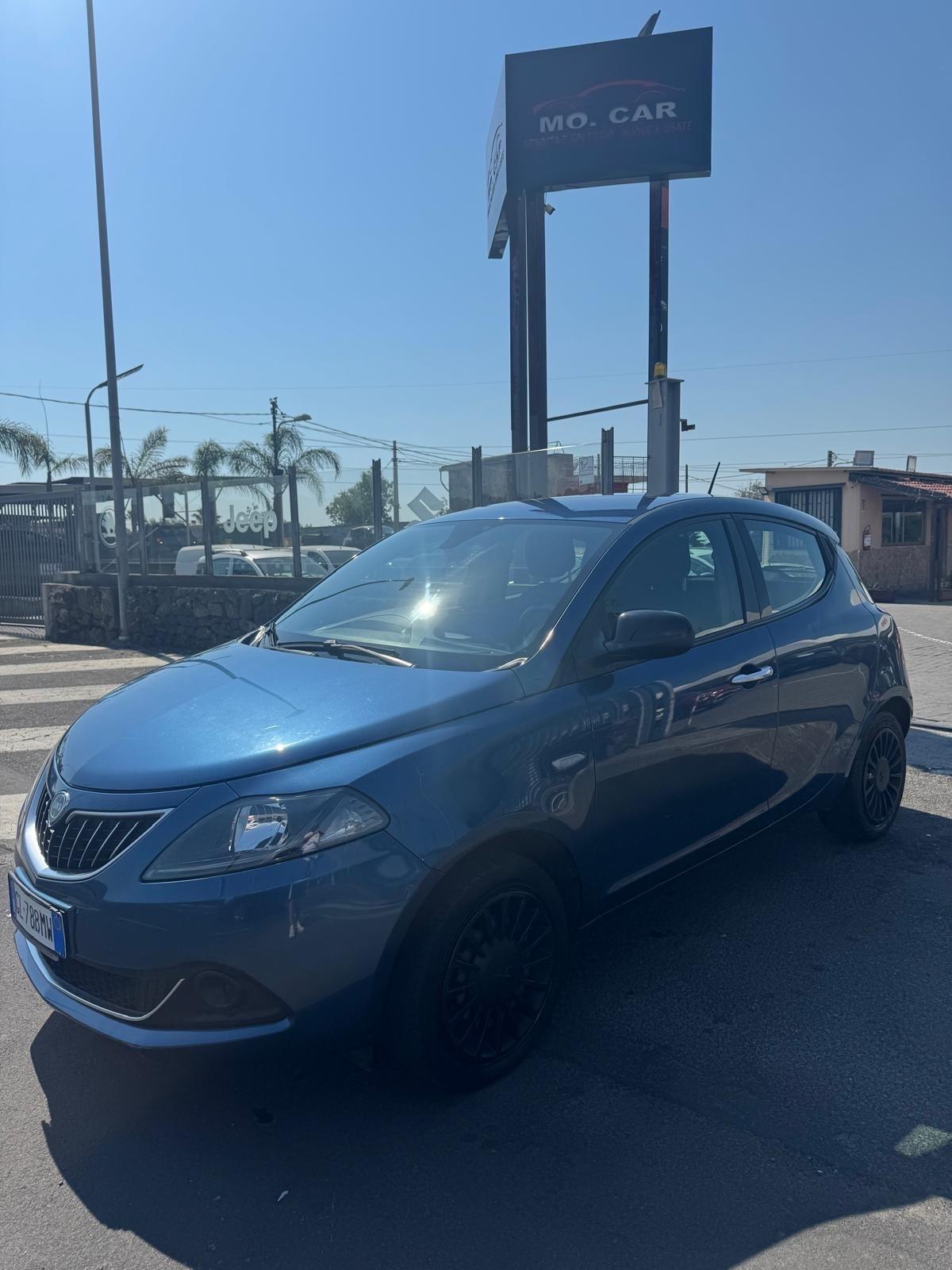 Lancia Ypsilon 1.0 FireFly 5 porte S&S Hybrid Alberta Ferretti