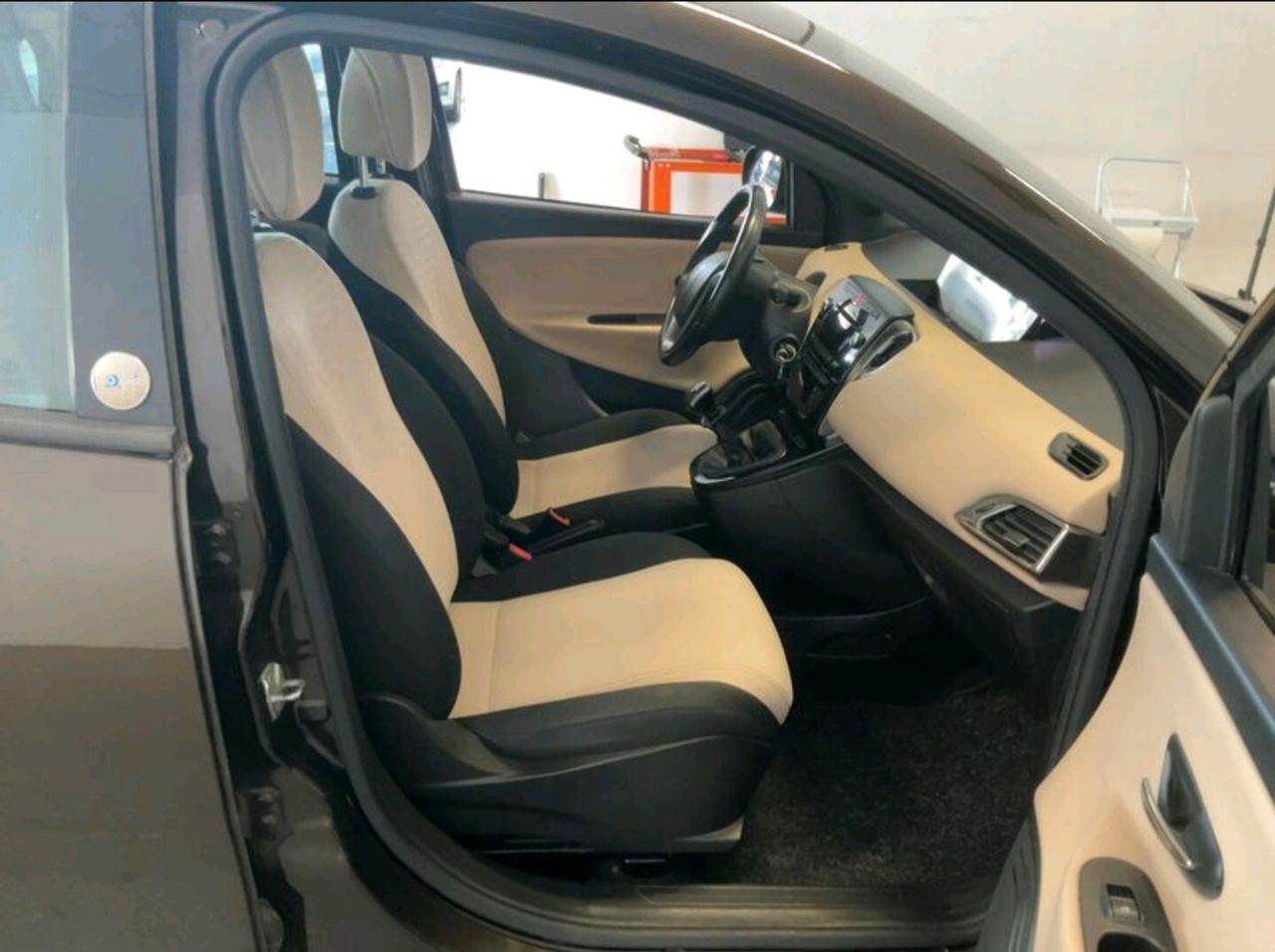 Lancia Ypsilon 1.2 69 CV 5 porte GPL Ecochic Gold