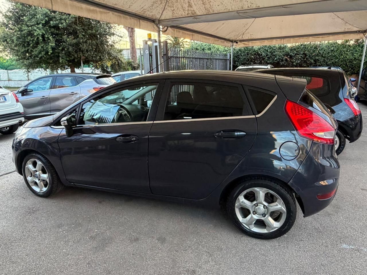 Ford Fiesta 1.4 TDCi 70CV 5 porte Titanium