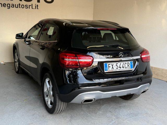 MERCEDES-BENZ GLA 200 d Automatic 4Matic Sport
