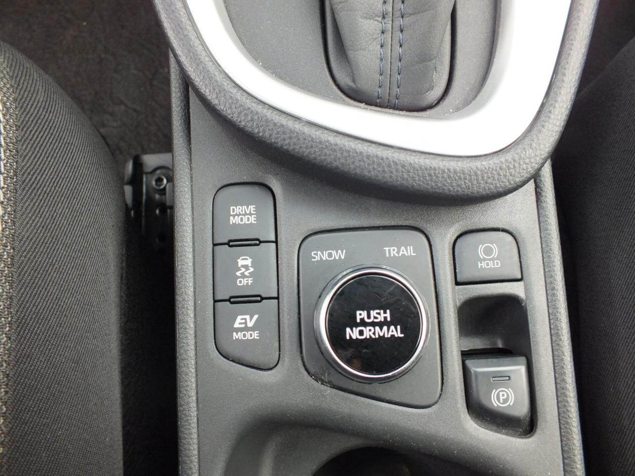 TOYOTA YARIS CROSS 1.5 HYBRID E-CVT 4X4