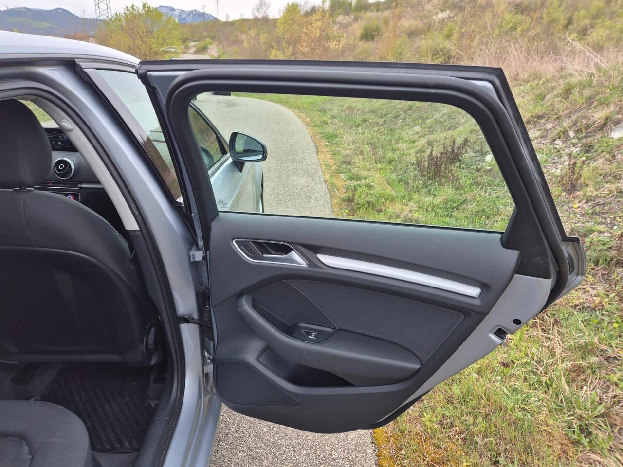 Audi A3 SPB 1.6 TDI clean diesel Attraction Business pack