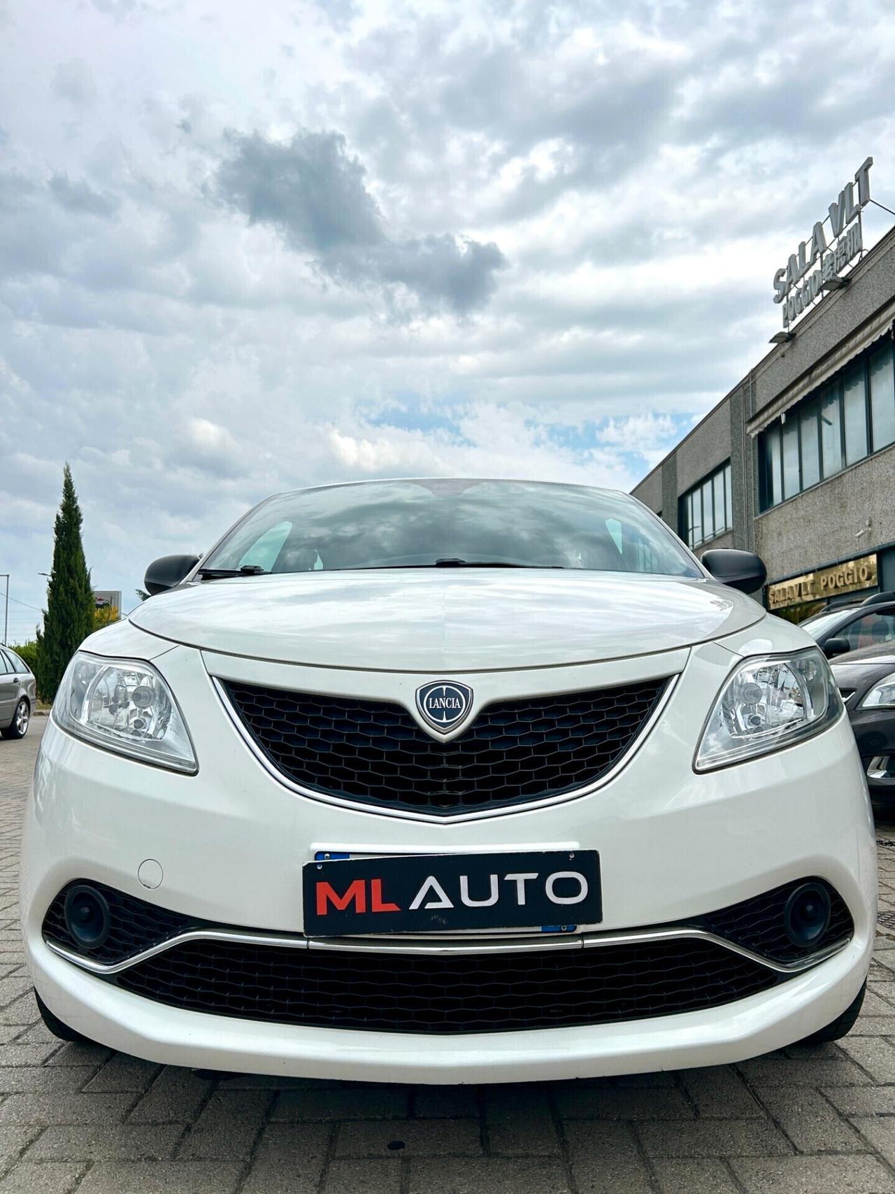 Lancia Ypsilon 1.2 69 CV 5 porte Silver- OK NEOPATENTATO