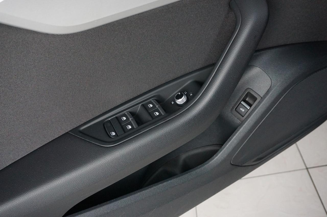 Audi A4 Avant 30 TDI/136 CV S tronic Business Advanced