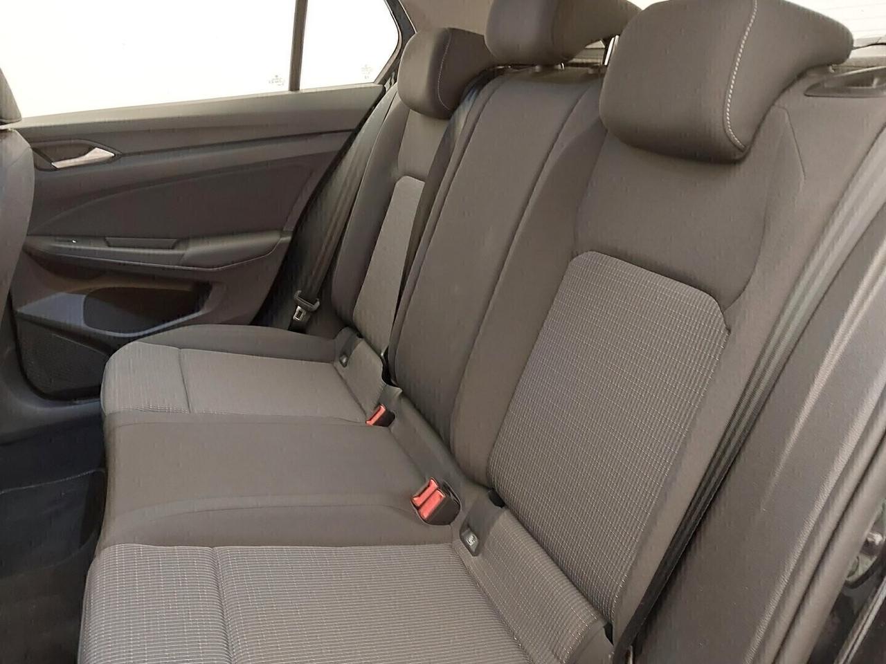 Volkswagen Golf RESTYLING 8.5 - 2.0 tdi 115cv. 5 anni di Garanzia