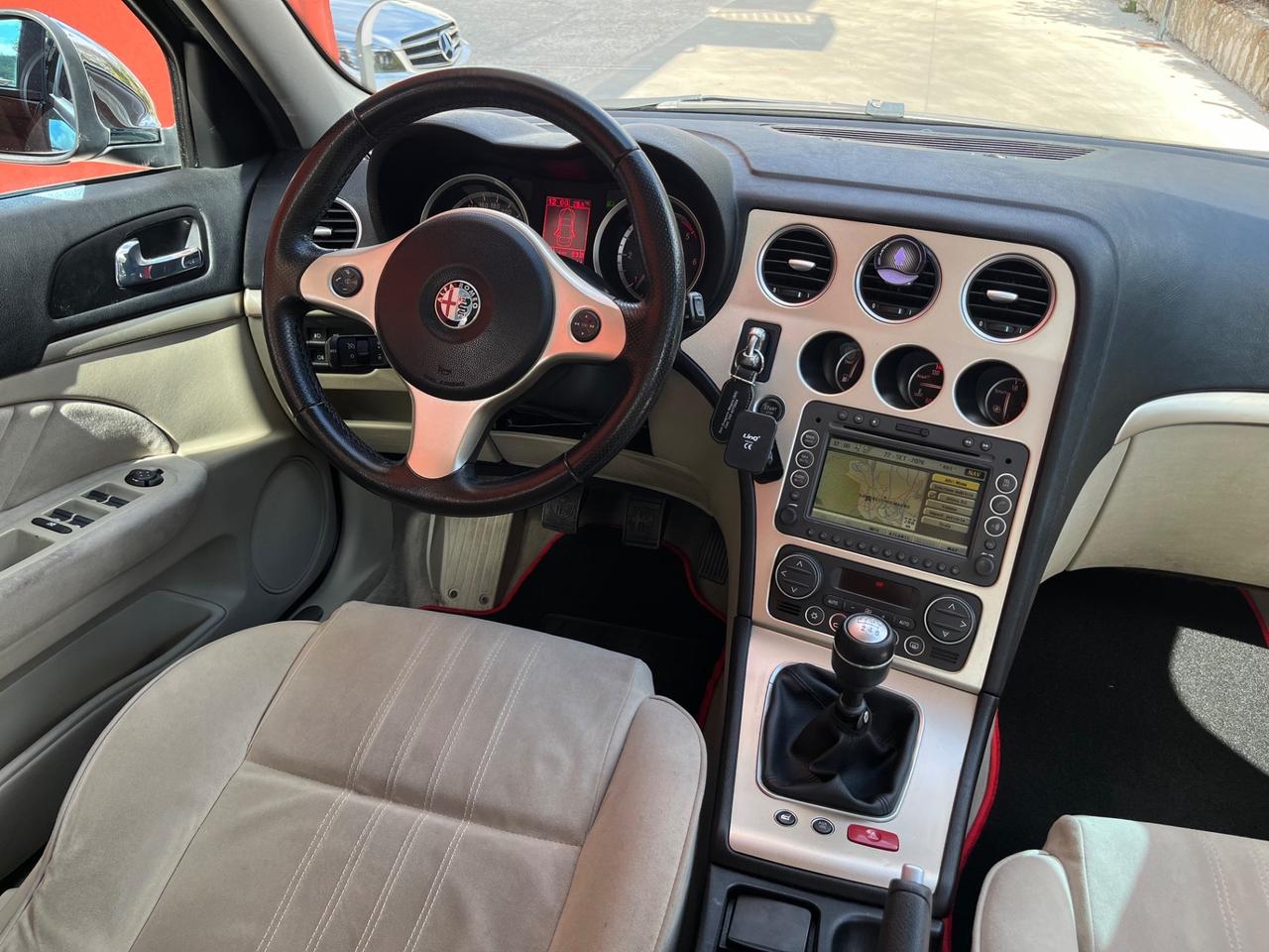 Alfa Romeo 159 1.9 JTDm 16V EXCLUSIVE - FULL OPTIONAL