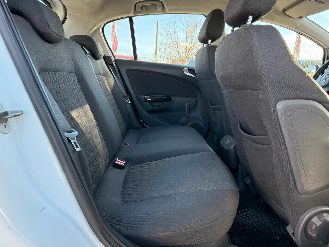 OPEL CORSA ANNO 10/2013 1.3 DIESEL 75 CV